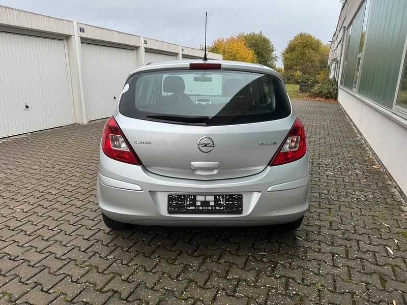 Gebraucht Opel Corsa 69 PS (50 kW) 2012 Silber Kleinwagen