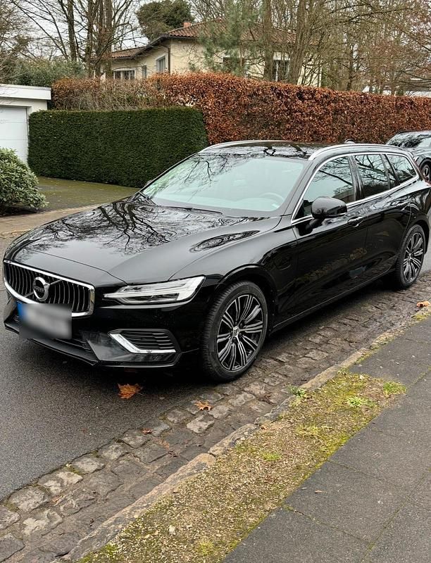 Gebraucht Volvo V60 350 PS (257 kW) 2023 Schwarz Kombi