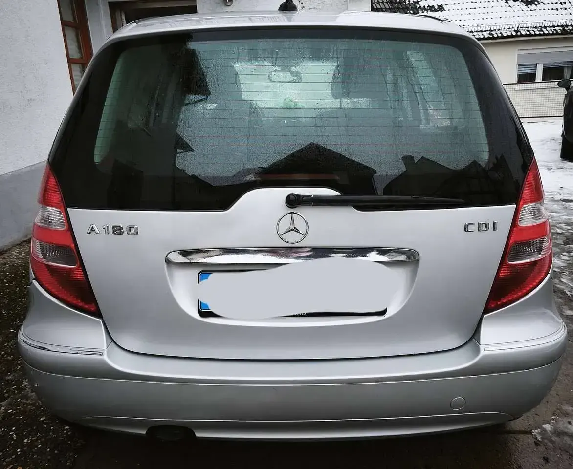 Gebraucht Mercedes A180 Elegance 109 PS (80 kW) 2008 Silber Limousine