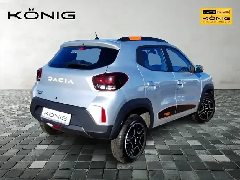Usado Dacia Spring Essentiel 33 kW (45 CV) 2023 Plateado Utilitario