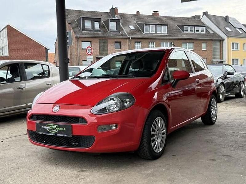 Gebraucht Fiat Punto More 77 PS (56 kW) 2012 Rot Limousine