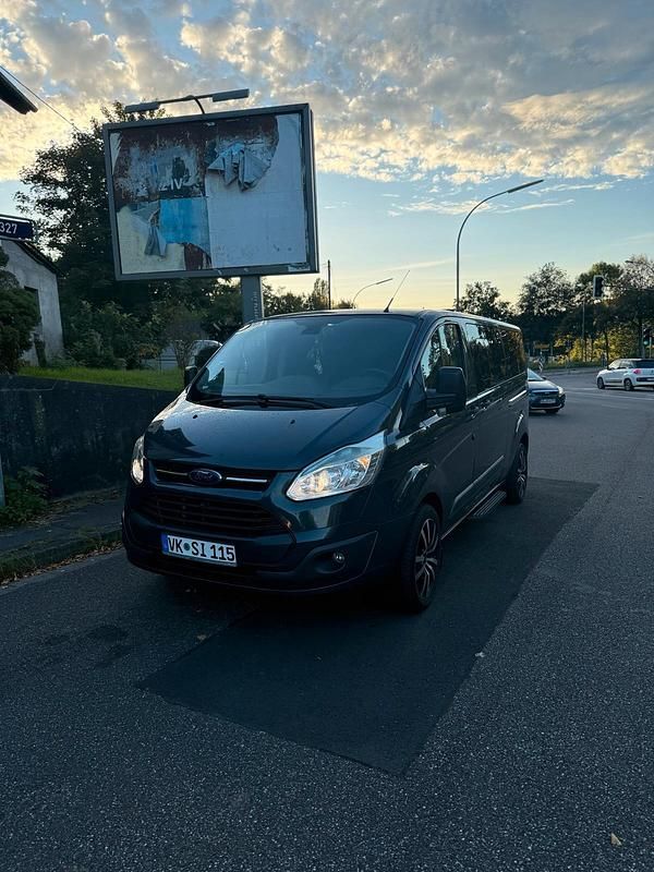 Andere farben Gebraucht 2014 Ford Transit Custom Van / Kleinbus | 14.449 € (Teuer) - Bild 1/4