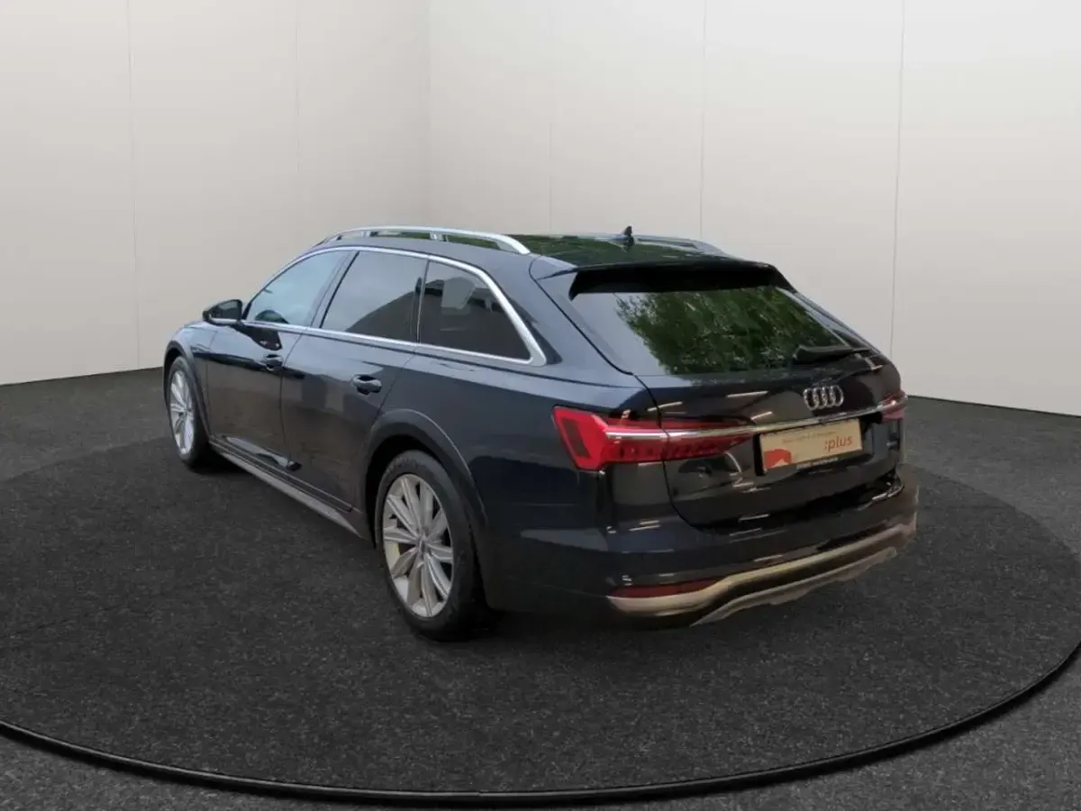 Gebraucht Audi A6 349 PS (256 kW) 2021 Firmamentblau metallic (metallic) Kombi