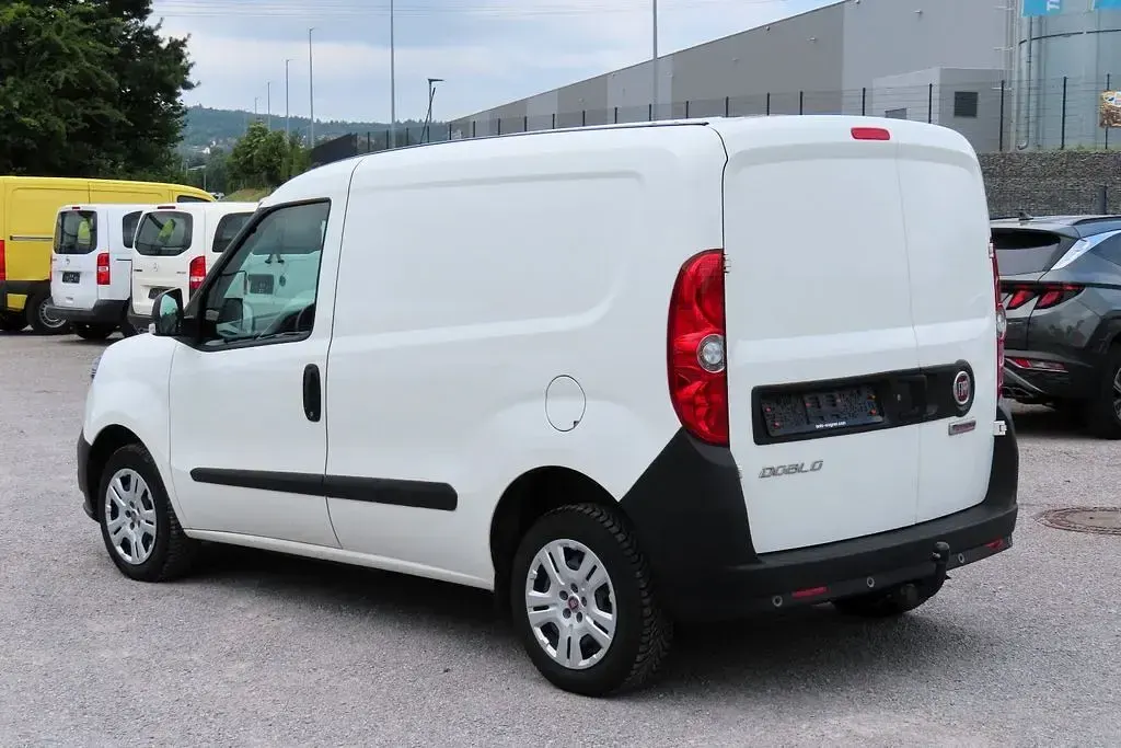 Gebraucht Fiat Doblò 101 PS (74 kW) 2022 Weiß Van / Kleinbus