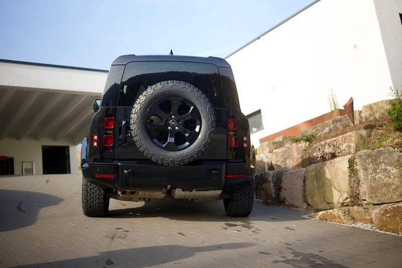 Gebraucht Land Rover Defender SE Dynamic 200 PS (147 kW) 2023 Schwarz SUV