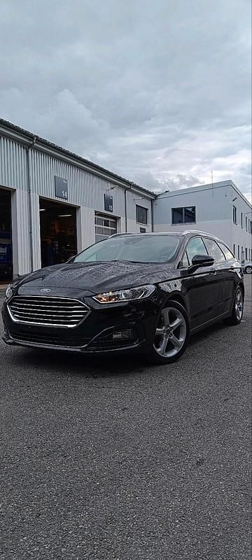 Schwarz Gebraucht 2019 Ford Mondeo Kombi | 16.000 € - Bild 1/4