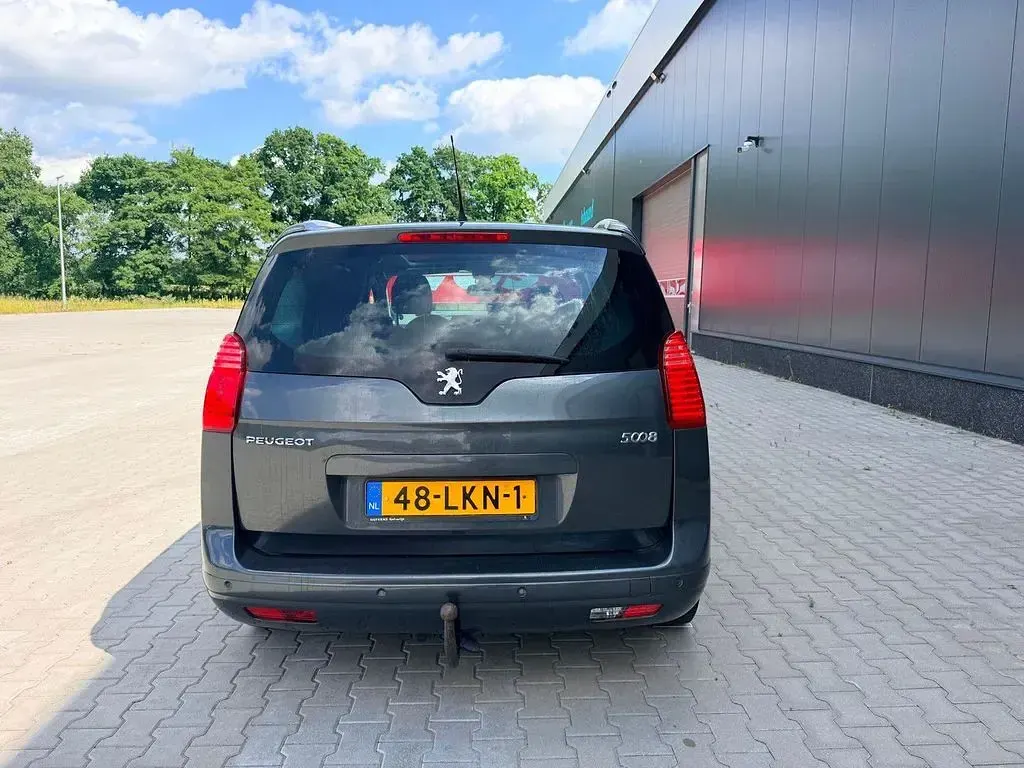 Gebraucht Peugeot 5008 156 PS (114 kW) 2010 Grau Van / Kleinbus
