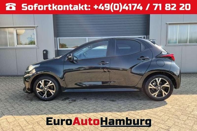 Mysticschwarz metallic Neu 2025 Toyota Yaris Hybrid Kleinwagen | 23.090 € (Guter Preis) - Bild 1/4