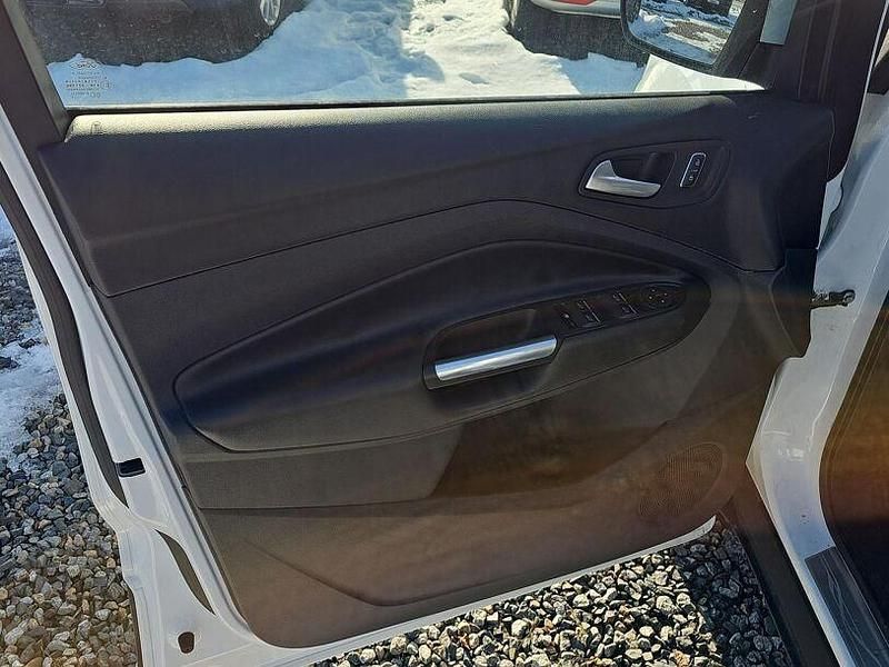 Gebraucht Ford Kuga Titanium 150 PS (110 kW) 2015 Weiß SUV