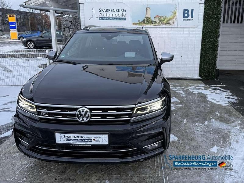 Schwarz Gebraucht 2018 VW Tiguan Allspace Highline SUV | 25.899 € (Fairer Preis) - Bild 1/4