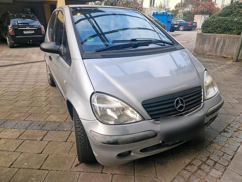 Silber Gebraucht 2002 Mercedes A140 Kleinwagen | 1.399 € - Bild 1/4