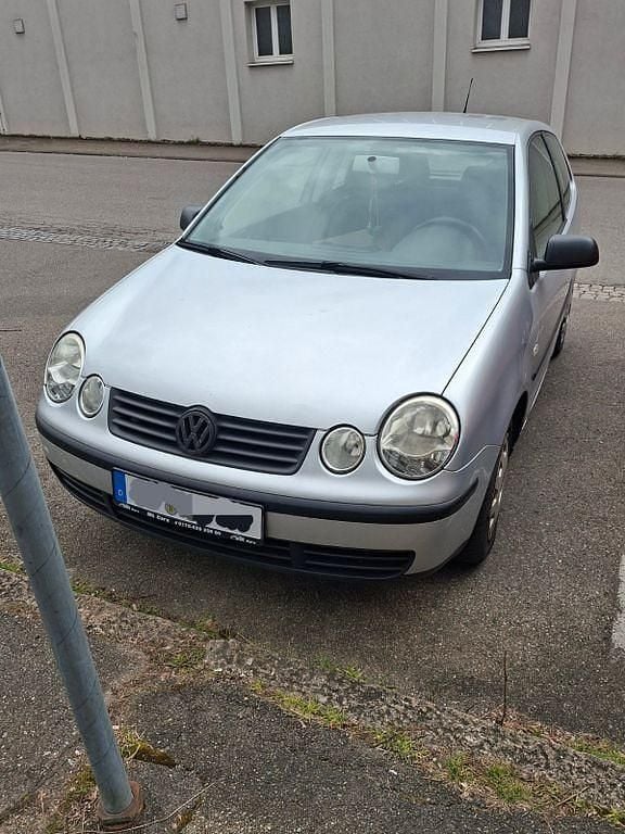 Gebraucht VW Polo Basis 54 PS (39 kW) 2002 Silber Limousine