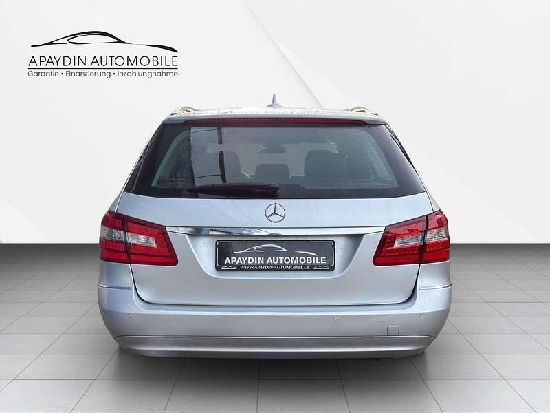 Gebraucht Mercedes E220 Elegance 170 PS (125 kW) 2012 Silber Kombi