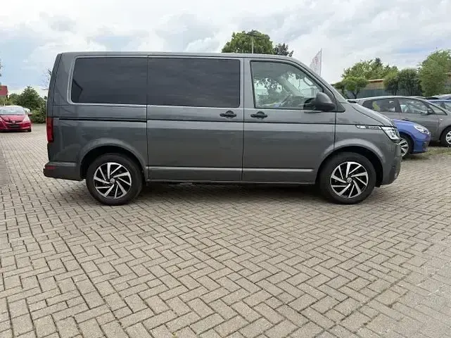 Gebraucht VW Multivan 150 PS (110 kW) 2021 Grau Van / Kleinbus