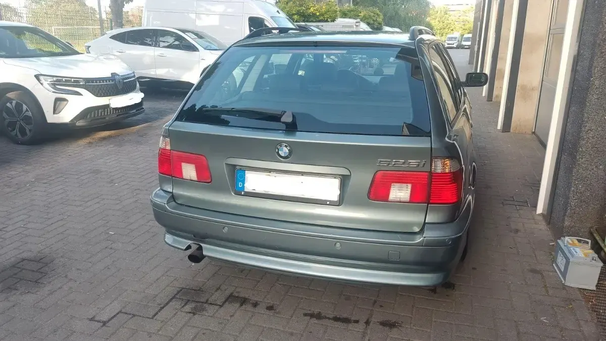 Gebraucht BMW 525 Basis 192 PS (141 kW) 2001 Grün Kombi