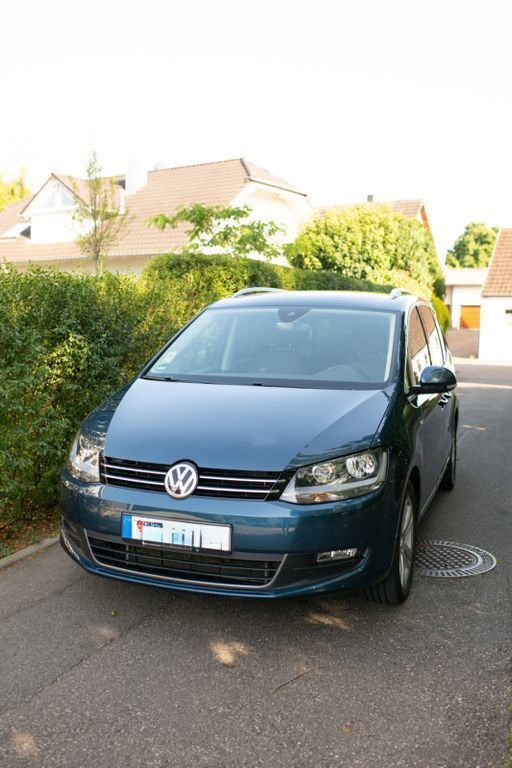 Blau Gebraucht 2015 VW Sharan Ocean Van / Kleinbus | 16.800 € (Fairer Preis) - Bild 1/4