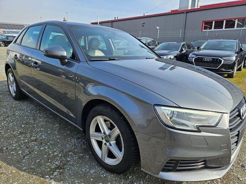Andere Gebraucht 2019 Audi A3 Comfort Limousine | 10.948 € (Guter Preis) - Bild 1/4