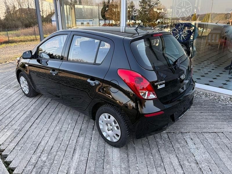 Gebraucht Hyundai i20 Edition 86 PS (63 kW) 2014 Schwarz Kleinwagen