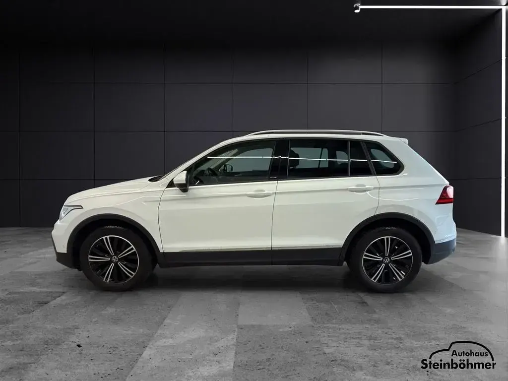 Gebraucht VW Tiguan Active 150 PS (110 kW) 2022 Pure white (weiß) SUV