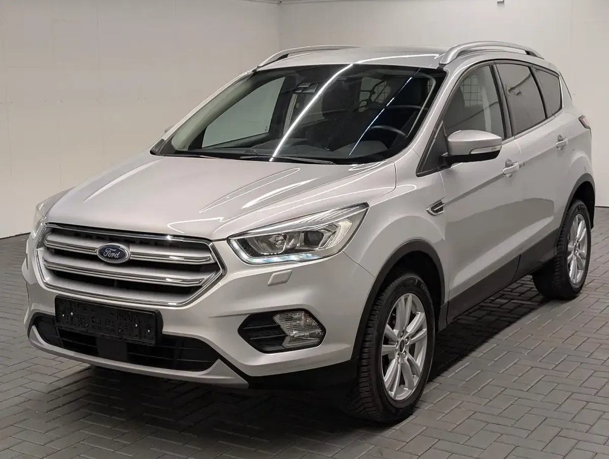 Second-hand Ford Kuga 150 CP (110 kW) 2019 Argintiu SUV