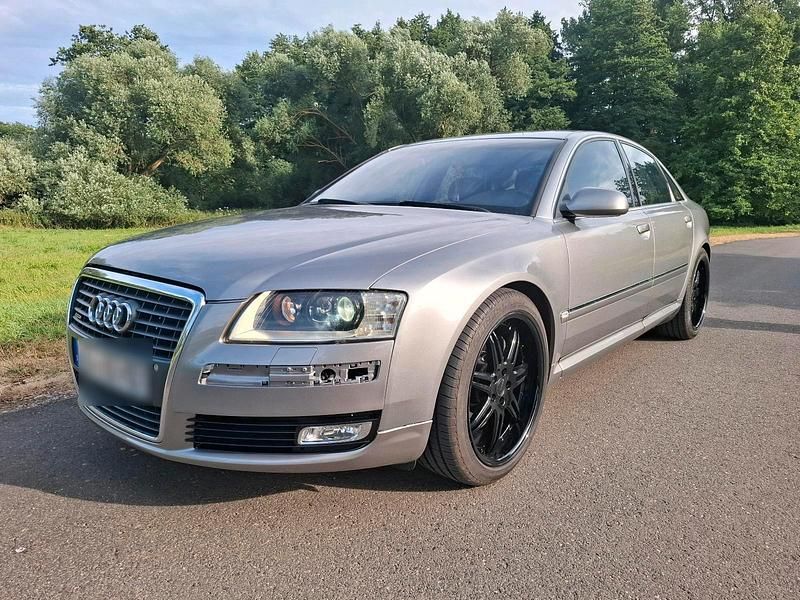 Grau Gebraucht 2003 Audi A8 Limousine | 3.400 € - Bild 1/4