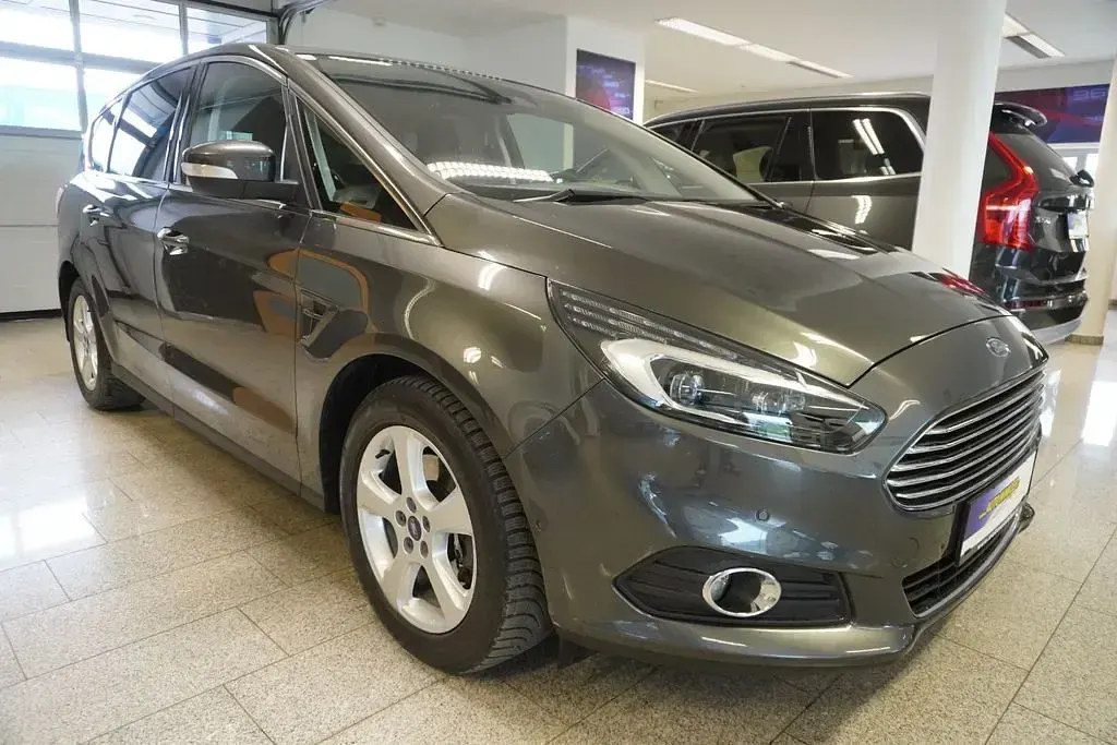 Occasion Ford S-MAX Titanium 179 ch (131 kW) 2016 Argent Monospace