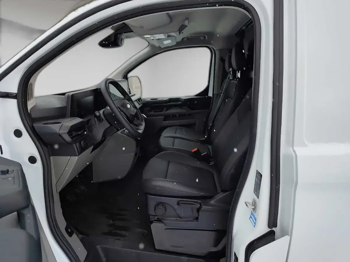 Gebraucht Ford Transit Custom Trend 136 PS (100 kW) 2025 Weiß Van