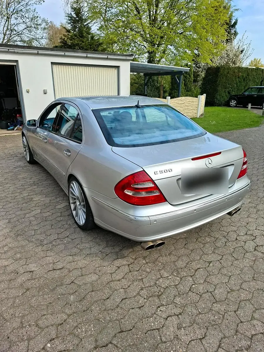 Gebraucht Mercedes E500 306 PS (225 kW) 2002 Silber Limousine