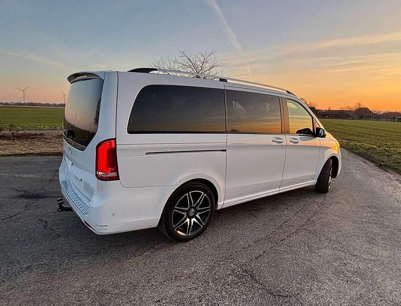 Gebraucht Mercedes V220 Edition 190 PS (139 kW) 2018 Weiß Van / Kleinbus