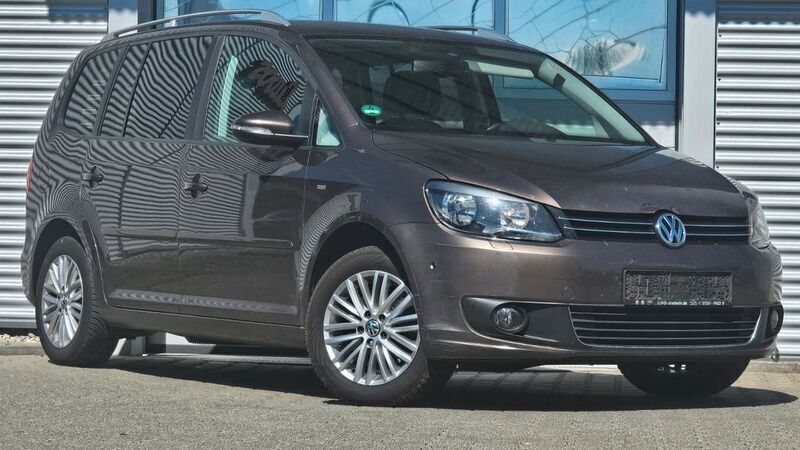 Braun Gebraucht 2014 VW Touran Cup Van / Kleinbus | 5.980 € (Guter Preis) - Bild 1/4