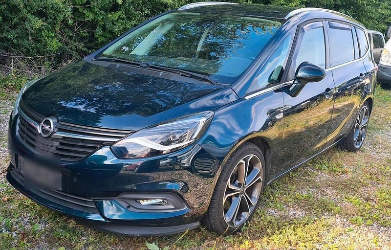 Andere außenfarben Gebraucht 2017 Opel Zafira Van / Kleinbus | 9.850 € (Superpreis) - Bild 1/4