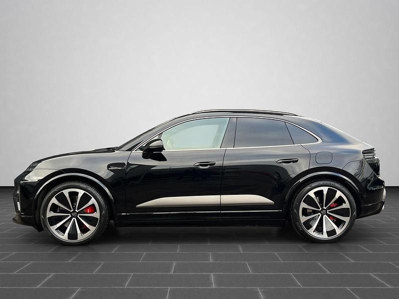 Gebraucht Porsche Macan Turbo 469 kW (639 PS) 2022 Schwarz SUV