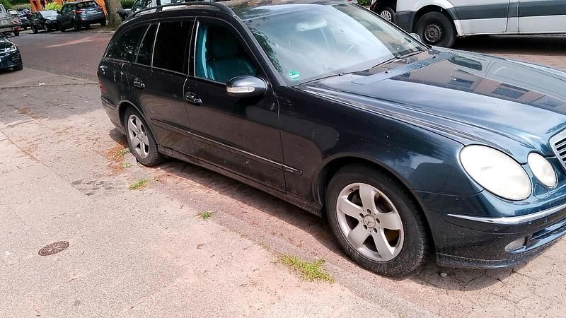 Gebraucht 2004 Mercedes E220 Kombi | 2.600 € (Guter Preis) - Bild 1/4