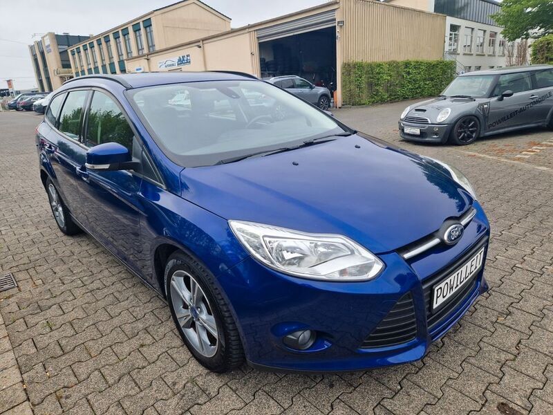 Blau Gebraucht 2014 Ford Focus SYNC Edition Limousine | 6.800 € (Fairer Preis) - Bild 1/4