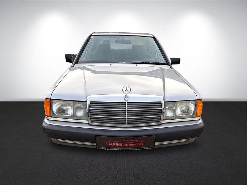 Gebraucht Mercedes 190 109 PS (80 kW) 1991 Silber Limousine