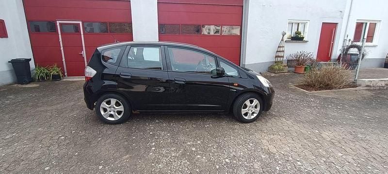 Gebraucht Honda Jazz Trend 90 PS (66 kW) 2010 Schwarz Kleinwagen