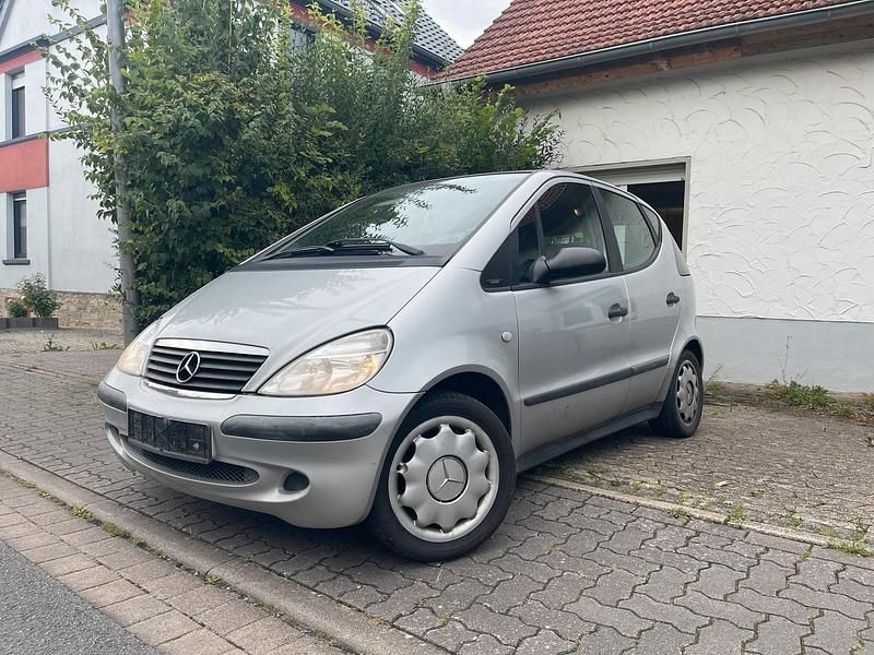 Silber Gebraucht 2001 Mercedes A160 Kleinwagen | 1.500 € - Bild 1/4