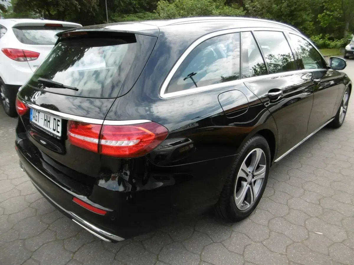 Gebraucht Mercedes E200 Avantgarde 184 PS (135 kW) 2017 Schwarz Kombi
