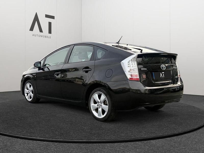 Gebraucht Toyota Prius Life 99 PS (72 kW) 2010 Schwarz Kleinwagen