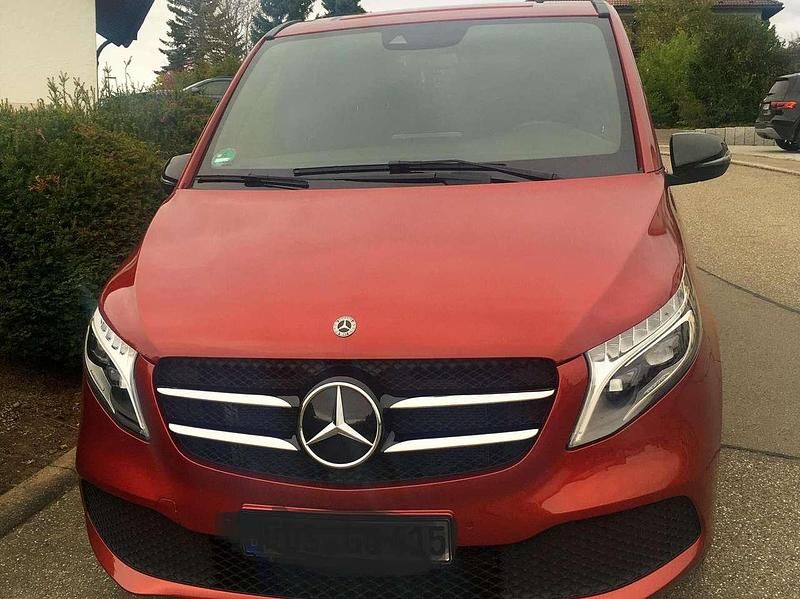 Rot Gebraucht 2020 Mercedes V250 Edition Van / Kleinbus | 45.500 € (Guter Preis) - Bild 1/4