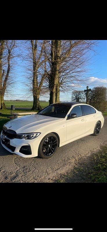 Weiß Gebraucht 2020 BMW 320 M Sport Limousine | 29.000 € (Fairer Preis) - Bild 1/4