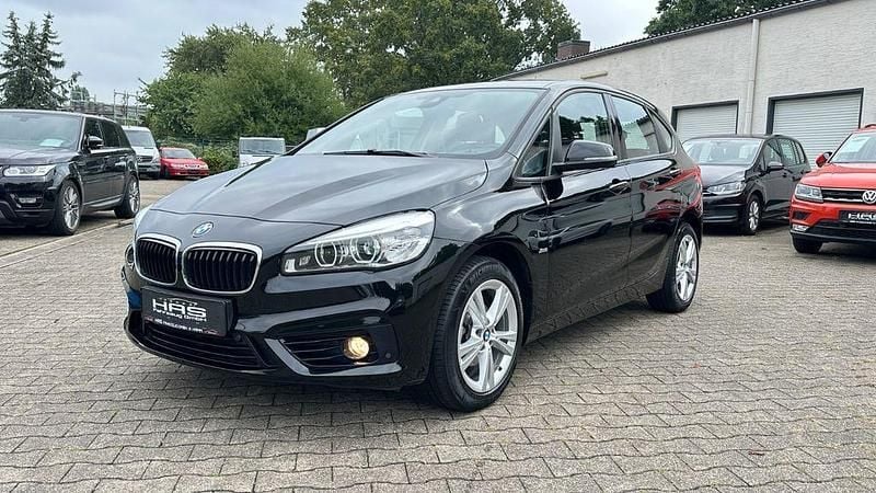 Schwarz Gebraucht 2016 BMW 216 Active Tourer Sport Line Van / Kleinbus | 12.490 € (Fairer Preis) - Bild 1/4