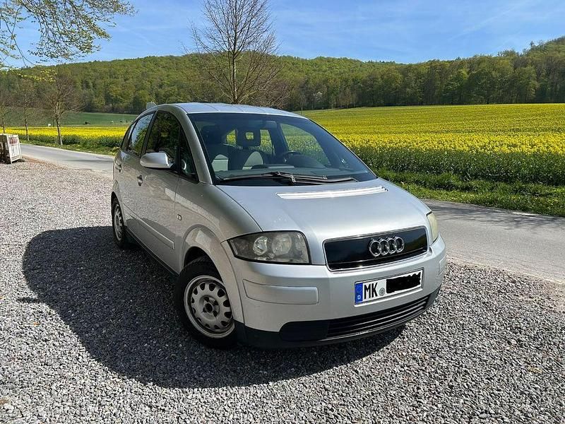 Second-hand Audi A2 61 CP (44 kW) 2002 Argintiu Hatchback