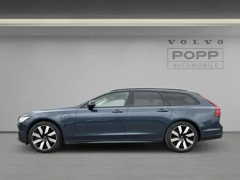 Używany Volvo V90 Plus 398 KM (292 kW) 2025 Niebieski Kombi