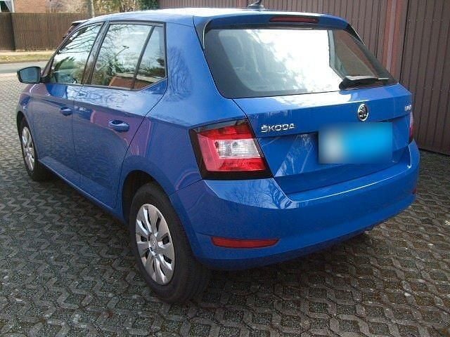Gebraucht Skoda Fabia Active 60 PS (44 kW) 2019 Blau Kleinwagen