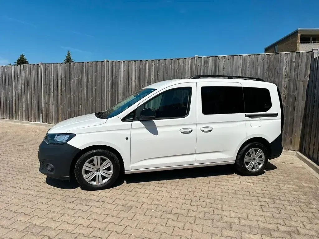 Gebraucht VW Caddy 102 PS (75 kW) 2022 Weiß Van / Kleinbus