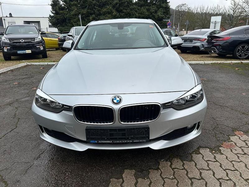 Gebraucht BMW 318 136 PS (100 kW) 2015 Silber Limousine