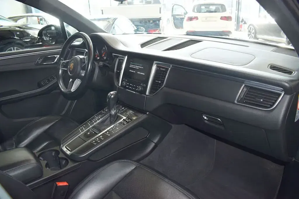 Używany Porsche Macan 252 KM (185 kW) 2017 Czarny SUV