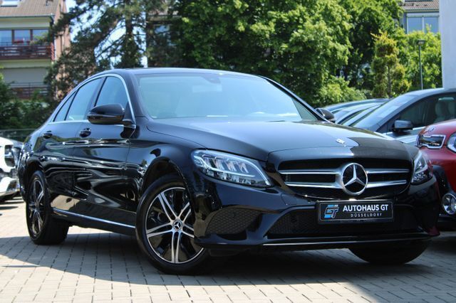 Schwarz Gebraucht 2020 Mercedes C300 Limousine | 33.999 € (Guter Preis) - Bild 1/4