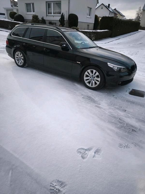 Gebraucht BMW 525 177 PS (130 kW) 2004 Schwarz Kombi